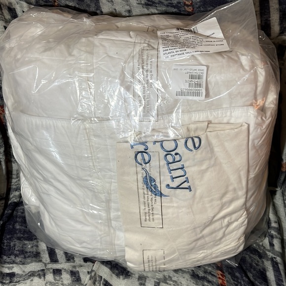 The Company Store Legends Hotel Luxury Goose Down Comforter+Bonus … - Picture 6 of 8
